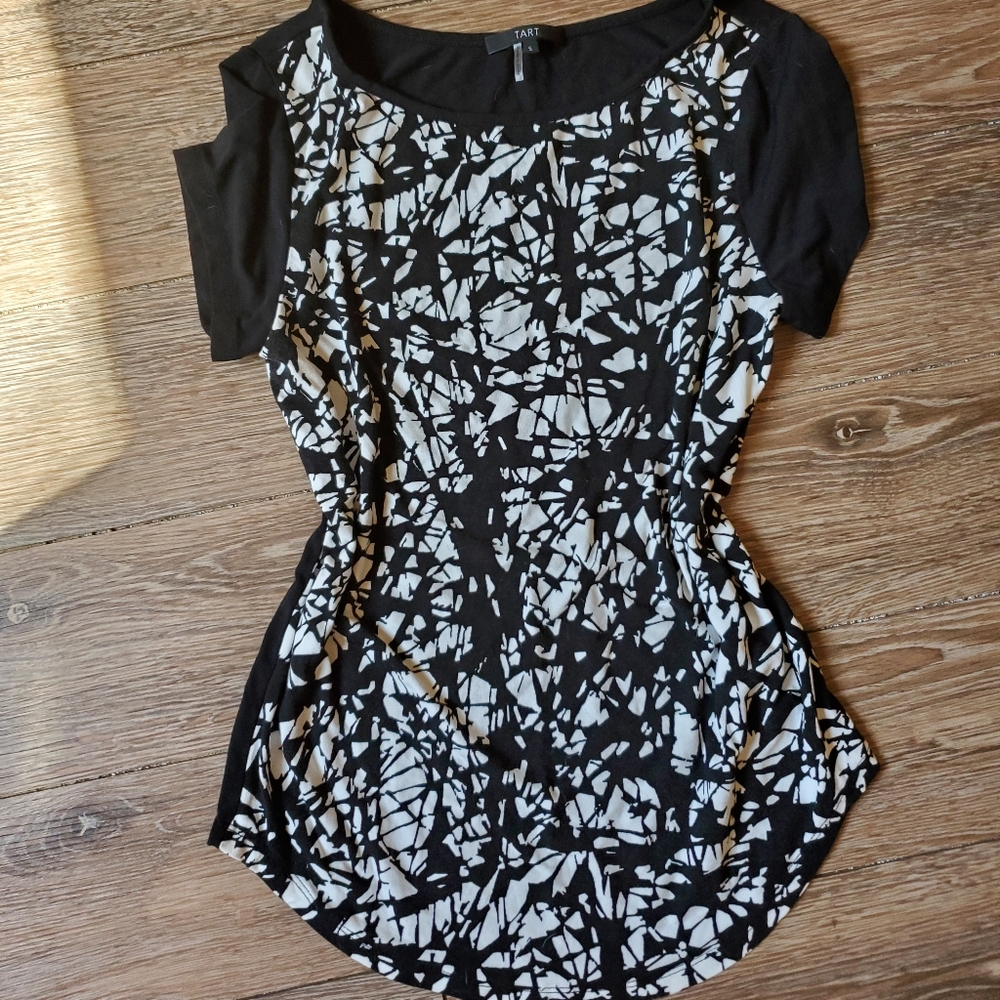 Tart NWOT Stainglass top